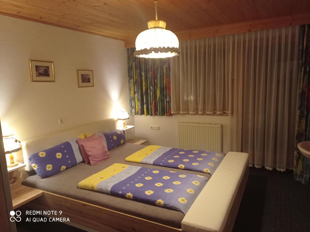 Haus Sonnenschein Apartman Holzgau Kültér fotó