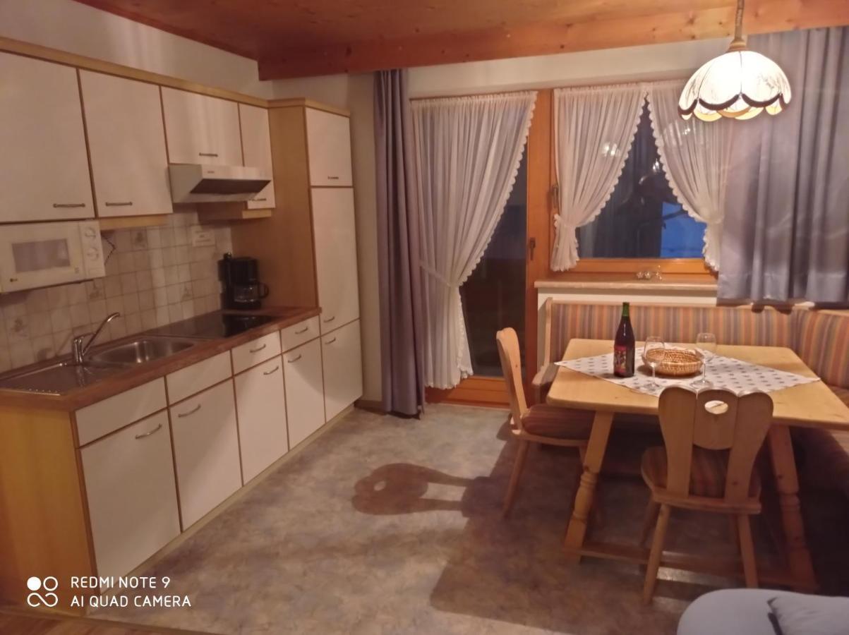 Haus Sonnenschein Apartman Holzgau Kültér fotó