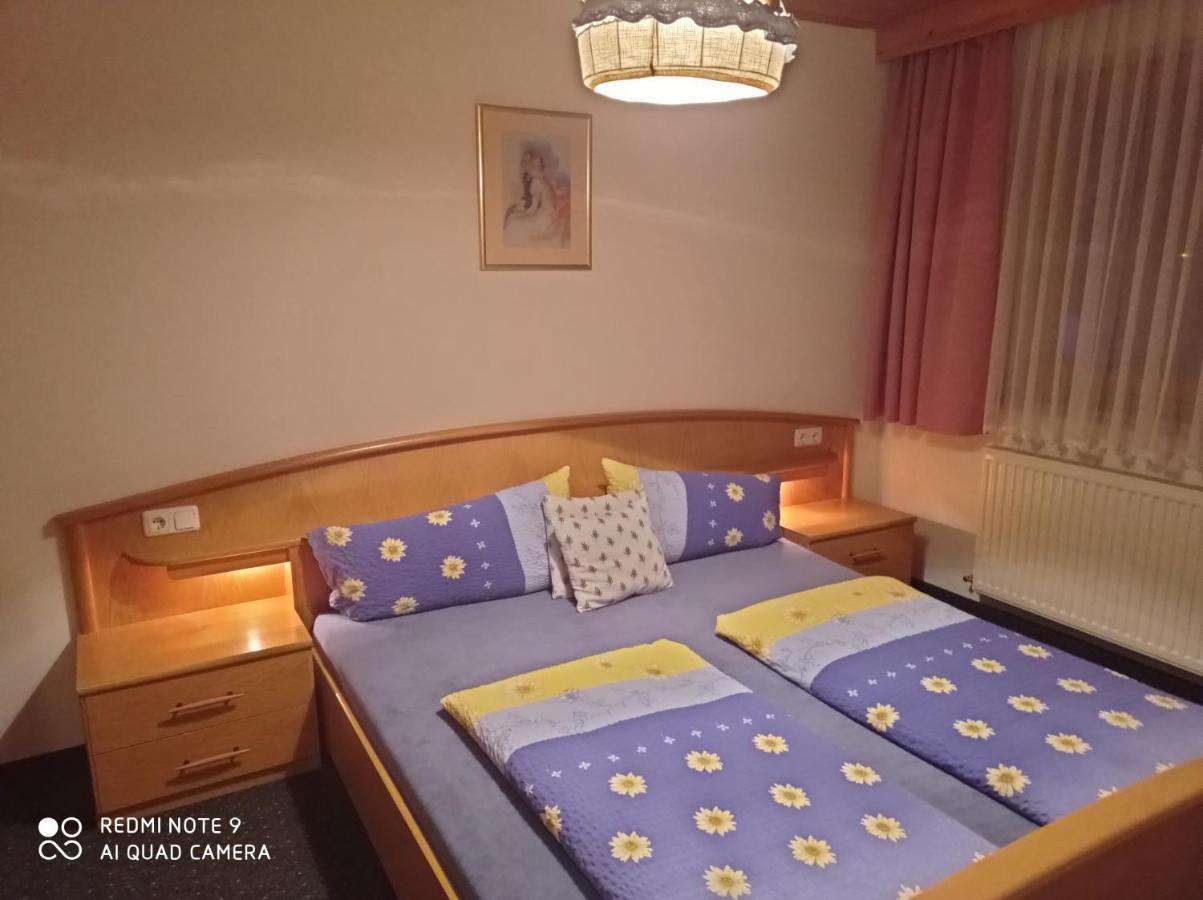 Haus Sonnenschein Apartman Holzgau Kültér fotó
